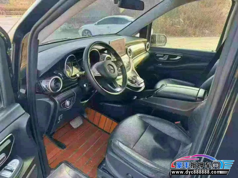 20年奔驰V轿车抵押车出售