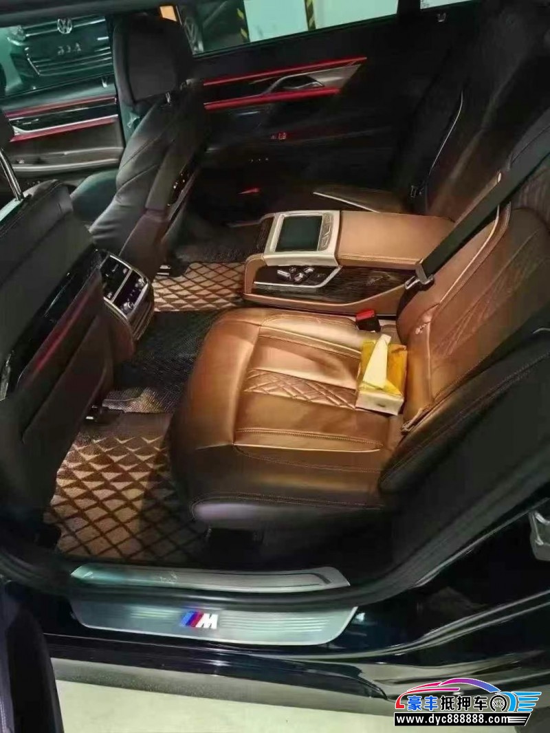 22年宝马7系轿车抵押车出售