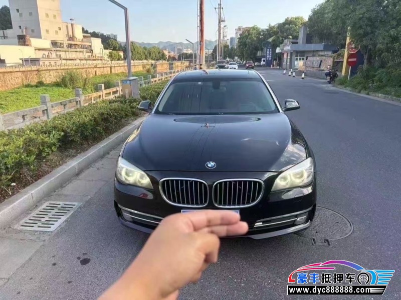 15年宝马7系轿车抵押车出售