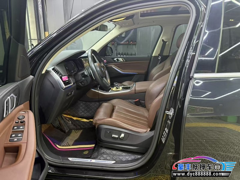 22年宝马X5SUV抵押车出售