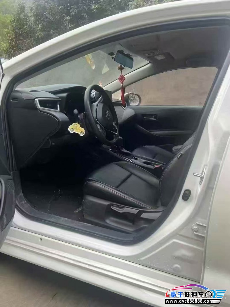 24年丰田雷凌轿车抵押车出售