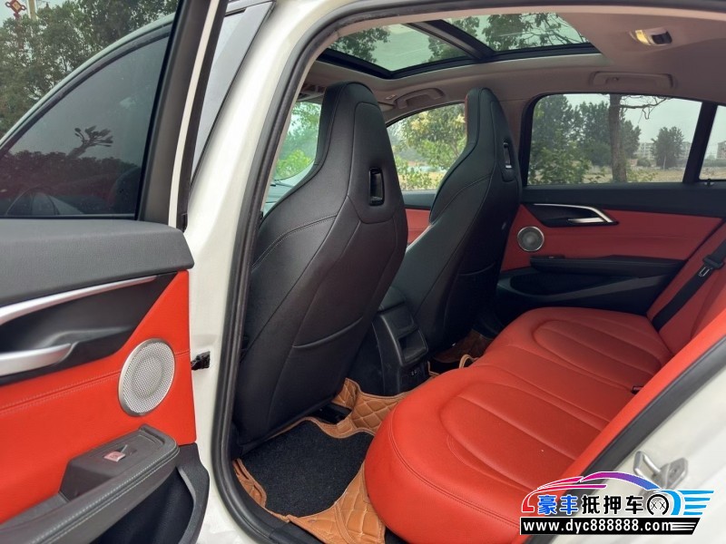 21年宝马1系轿车抵押车出售