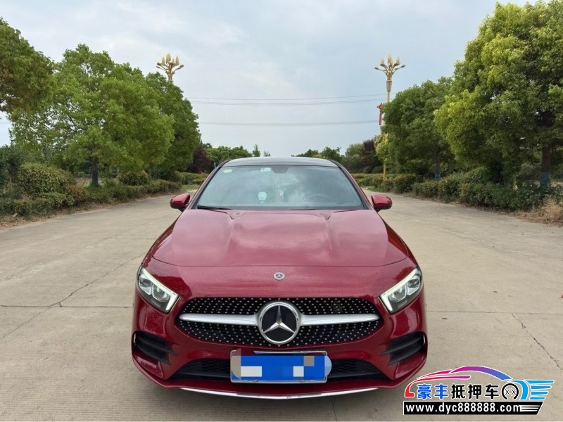 21年奔驰A轿车抵押车出售