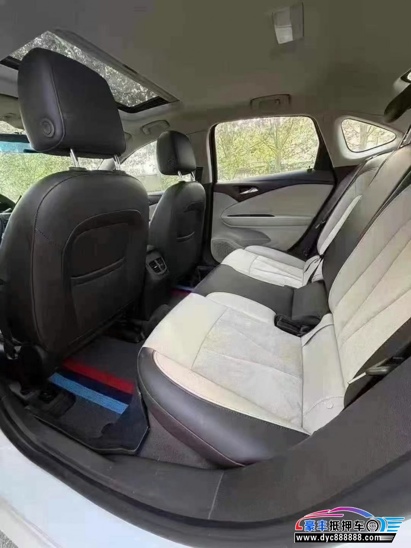 17年别克威朗轿车抵押车出售