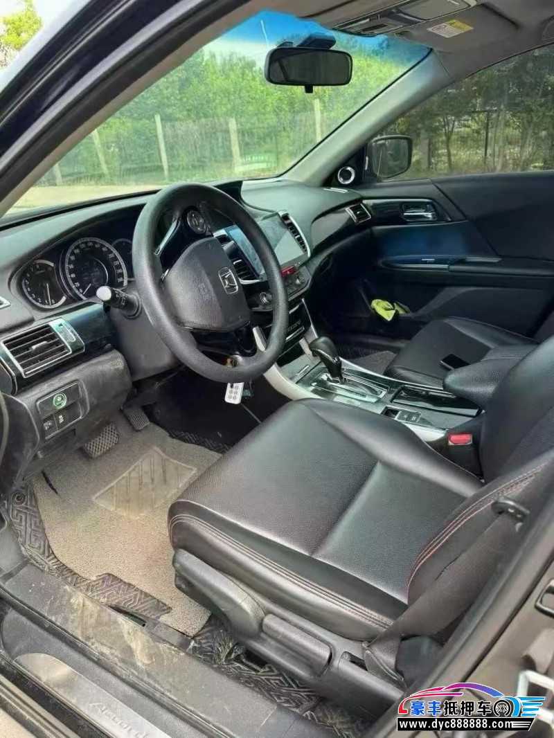 17年本田雅阁轿车抵押车出售