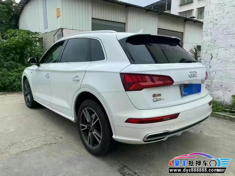 19年奥迪Q5轿车抵押车出售