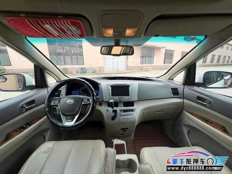 16年比亚迪m6轿车抵押车出售