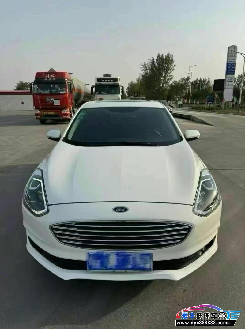 20年福特福睿斯轿车