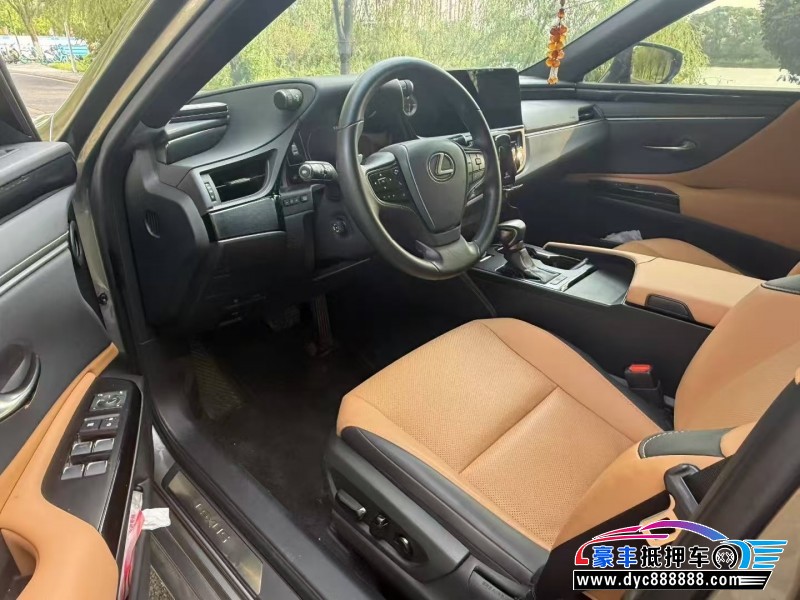 24年雷克萨斯ES轿车抵押车出售