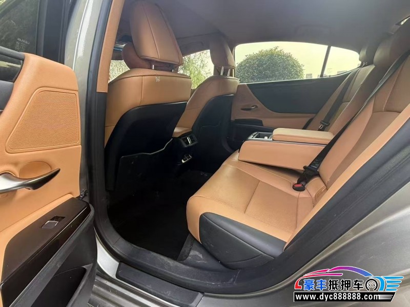 24年雷克萨斯ES轿车抵押车出售