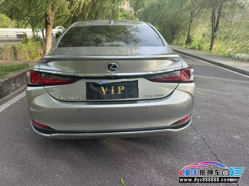 24年雷克萨斯ES轿车抵押车出售