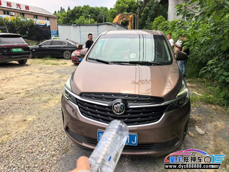 20年别克GL8轿车抵押车出售