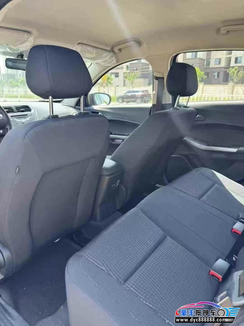 17年福特福睿斯轿车抵押车出售