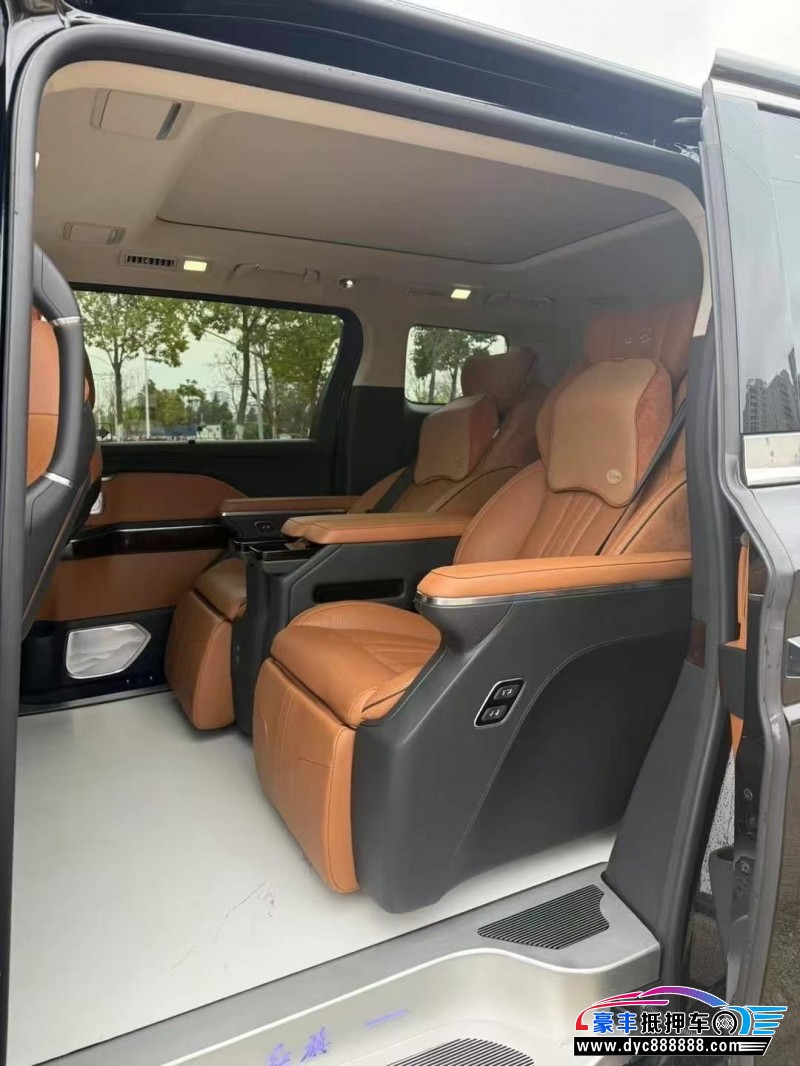 22年红旗HQ9轿车抵押车出售