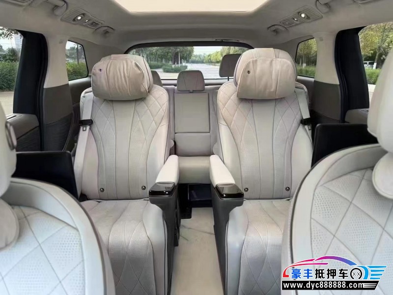 22年腾势D9轿车抵押车出售