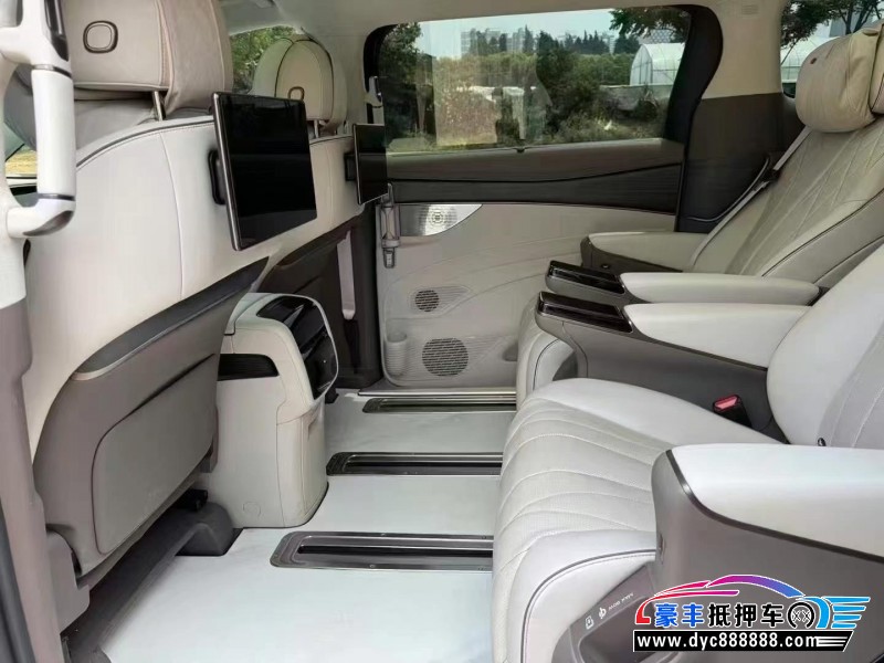 22年腾势D9轿车抵押车出售