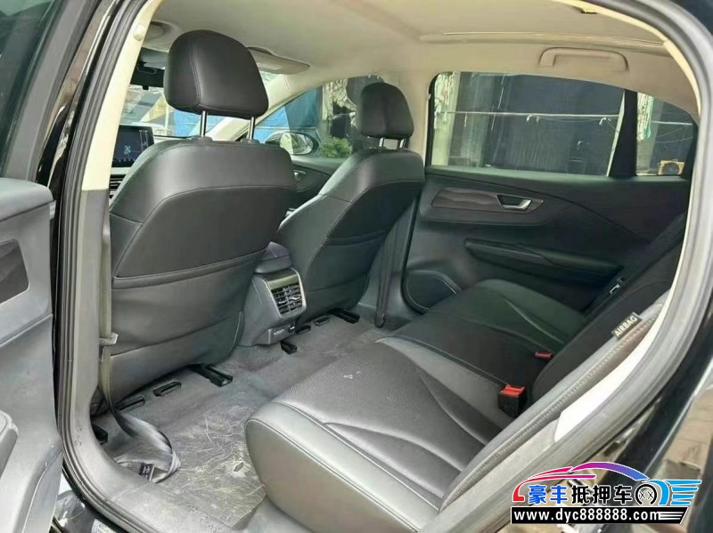 22年红旗EQM5轿车抵押车出售