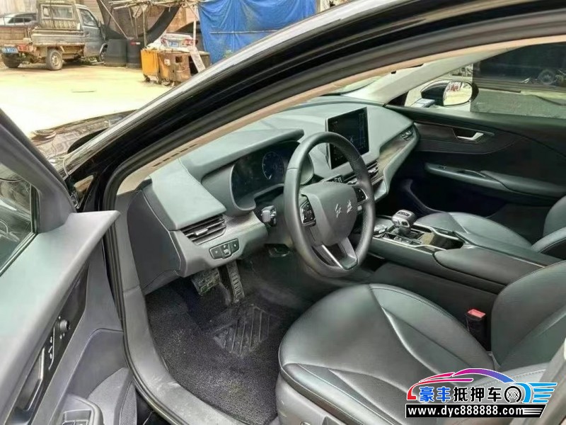 22年红旗EQM5轿车抵押车出售