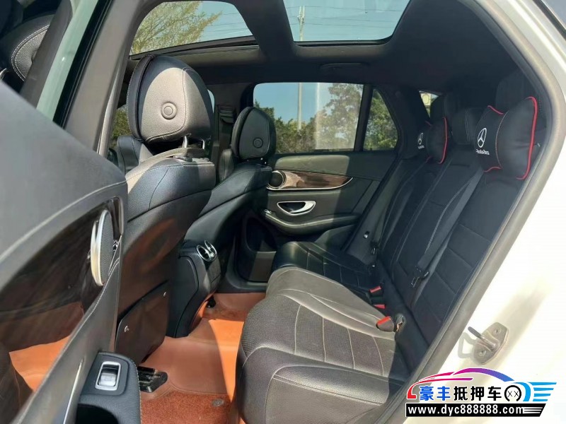 17年奔驰GLC轿车抵押车出售