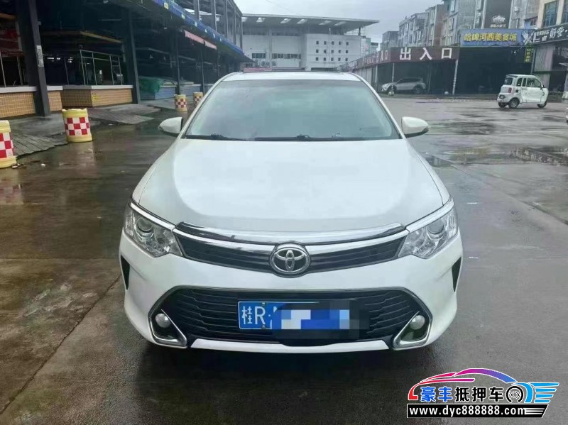 17年丰田凯美瑞轿车抵押车出售