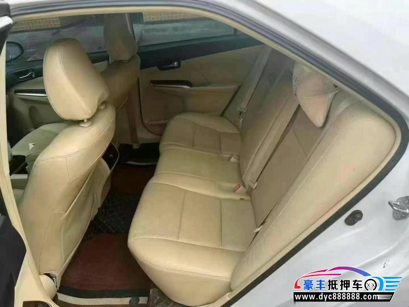 17年丰田凯美瑞轿车抵押车出售