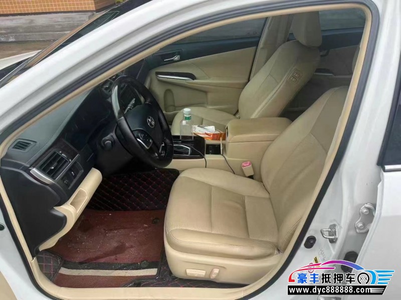 17年丰田凯美瑞轿车抵押车出售