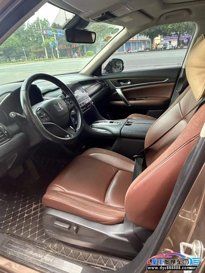 17年本田冠道轿车抵押车出售