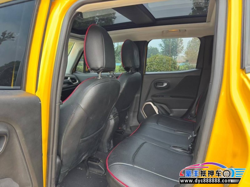 18年Jeep自由侠轿车抵押车出售