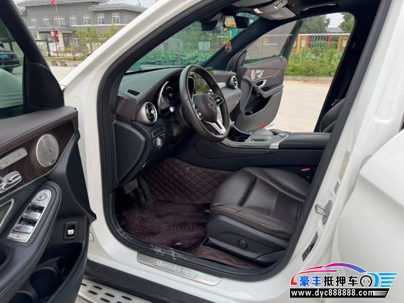 20年奔驰GLC轿车抵押车出售