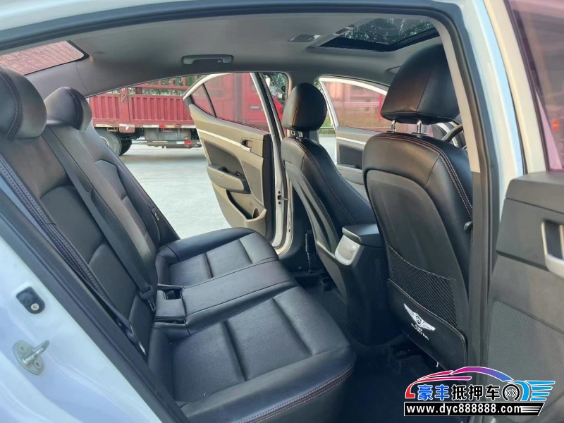 17年现代领动轿车抵押车出售