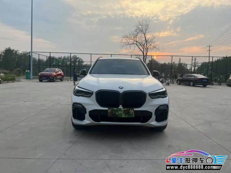 抵押车出售21年宝马X5轿车