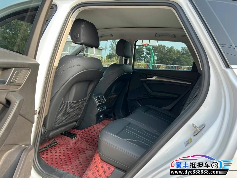 22年奥迪Q5轿车抵押车出售