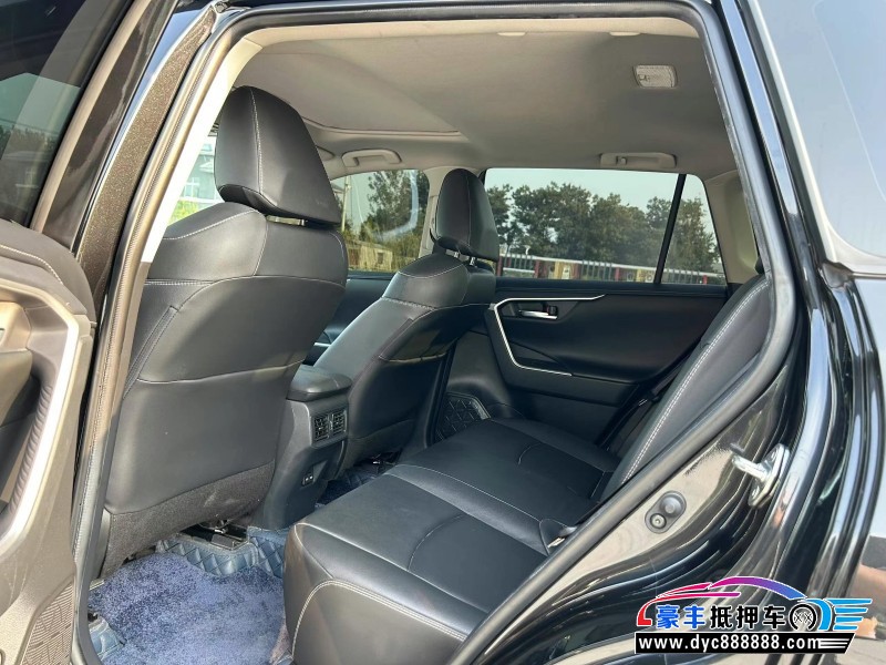 21年丰田RAV4轿车抵押车出售