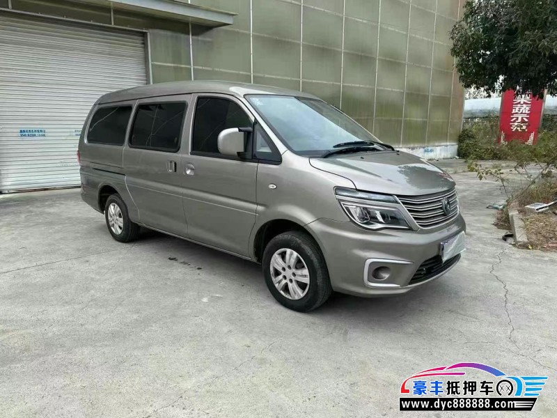 22年东风风行菱智轿车抵押车出售