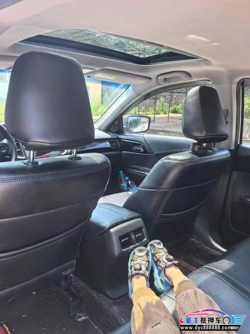 17年本田雅阁轿车抵押车出售