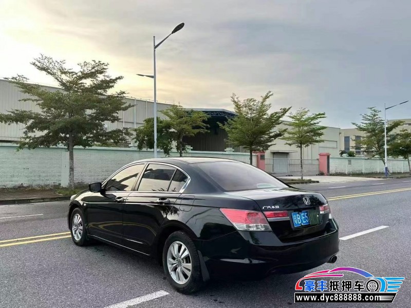 12年本田雅阁轿车抵押车出售