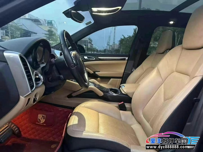 14年保时捷卡宴轿车抵押车出售