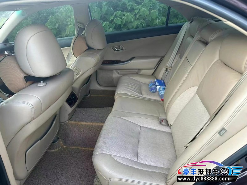 14年丰田皇冠轿车抵押车出售