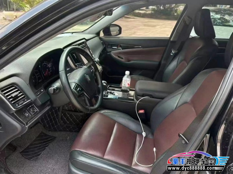 18年丰田皇冠轿车抵押车出售