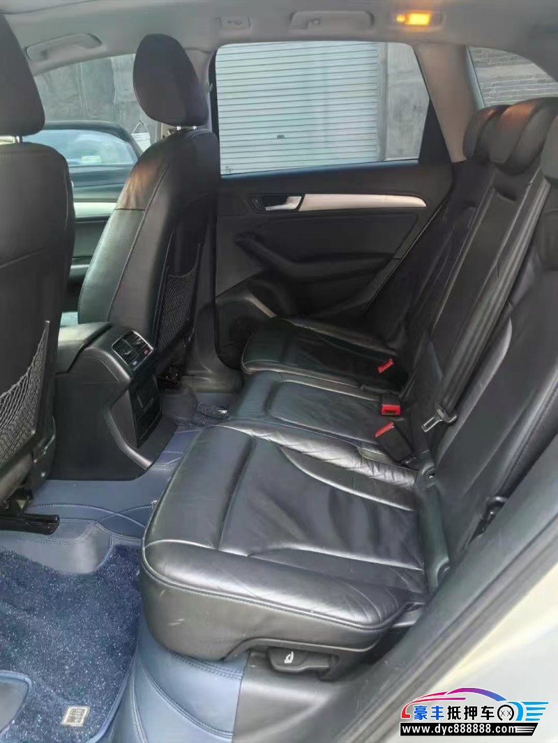 13年奥迪Q5轿车抵押车出售