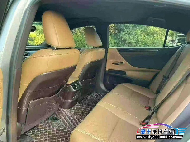 19年雷克萨斯ES轿车抵押车出售