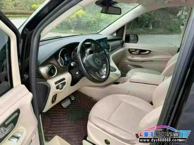 21年奔驰V轿车抵押车出售