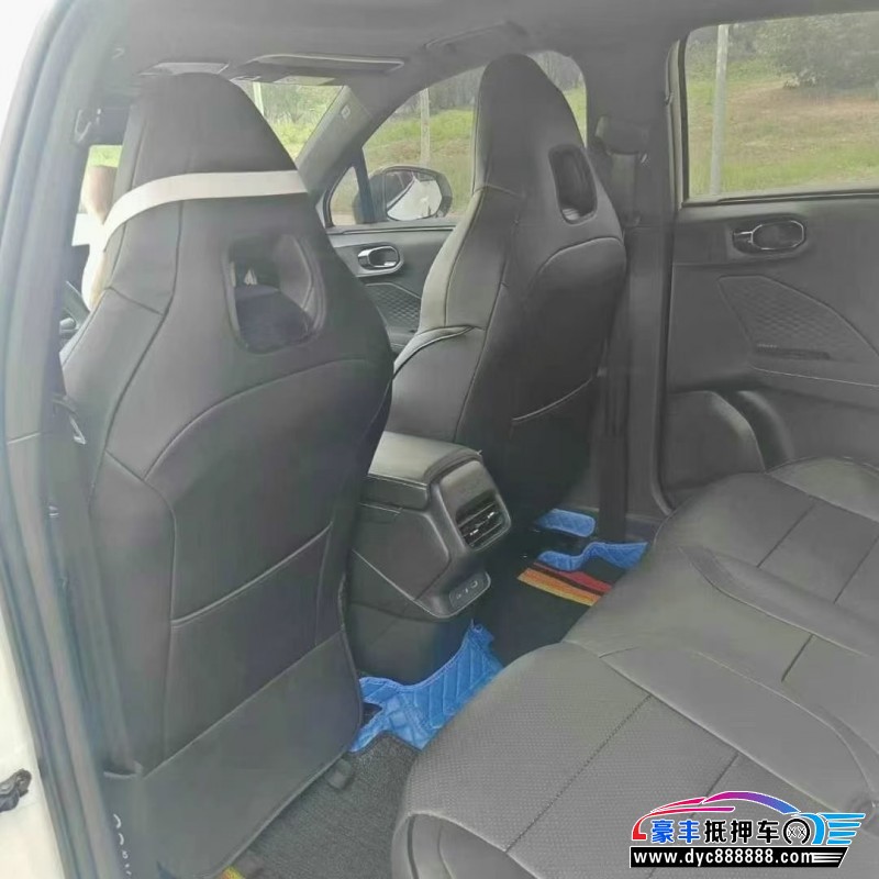 25年领克06轿车抵押车出售