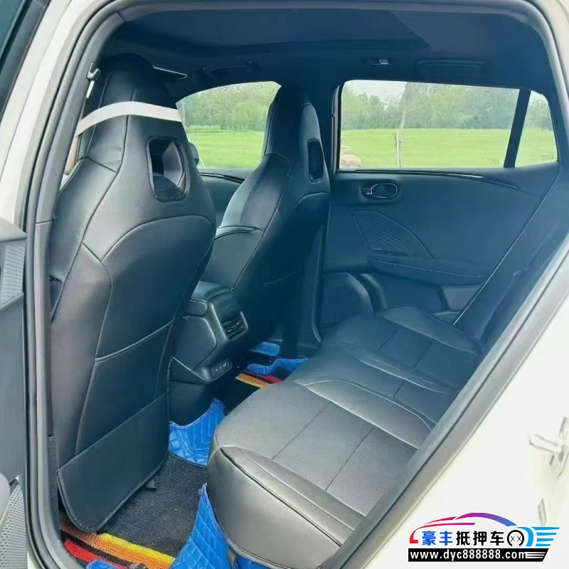 25年领克06轿车抵押车出售