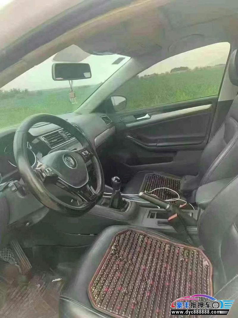 16年大众速腾轿车抵押车出售