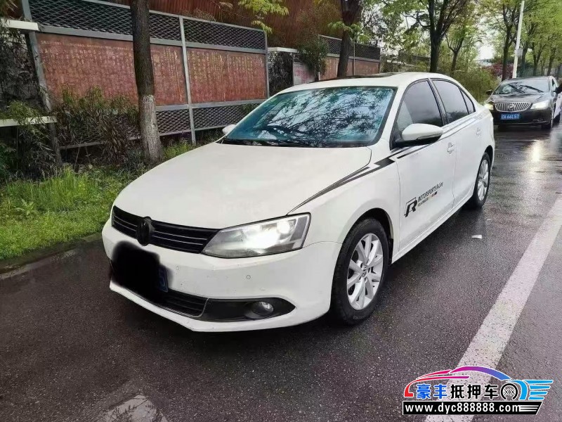 13年大众速腾轿车抵押车出售