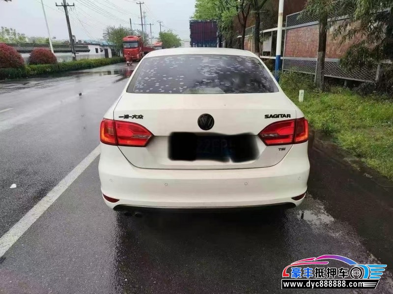 13年大众速腾轿车抵押车出售