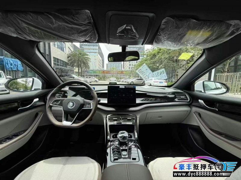 25年比亚迪秦轿车抵押车出售