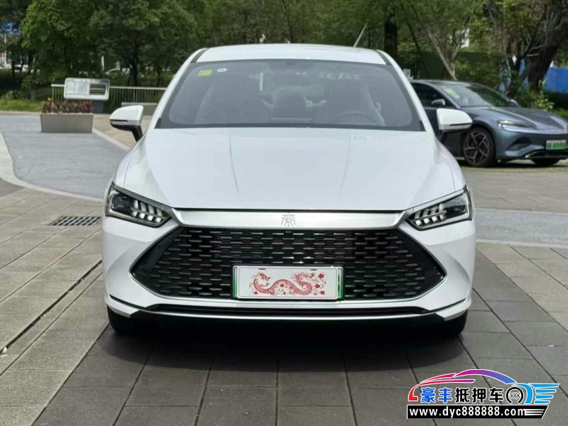 25年比亚迪秦轿车抵押车出售