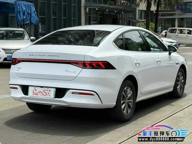 25年比亚迪秦轿车抵押车出售